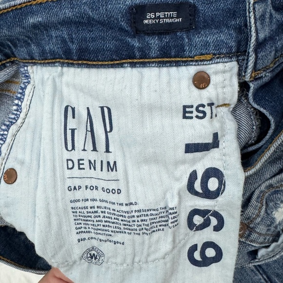 GAP Denim Cheeky Straight Distressed Crop Jeans - Picture 4 of 4